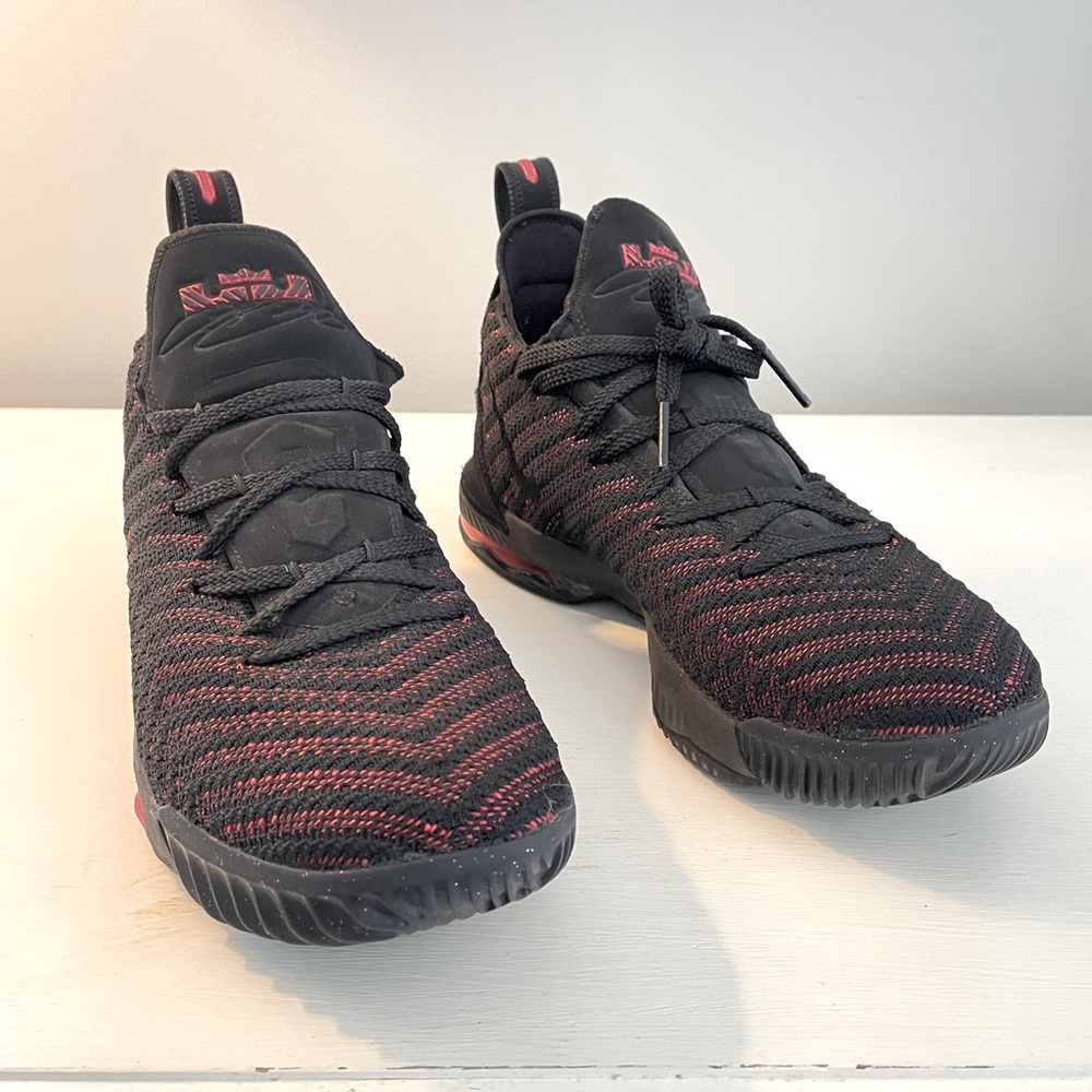 Lebron XVI Fresh Bred (Boys)